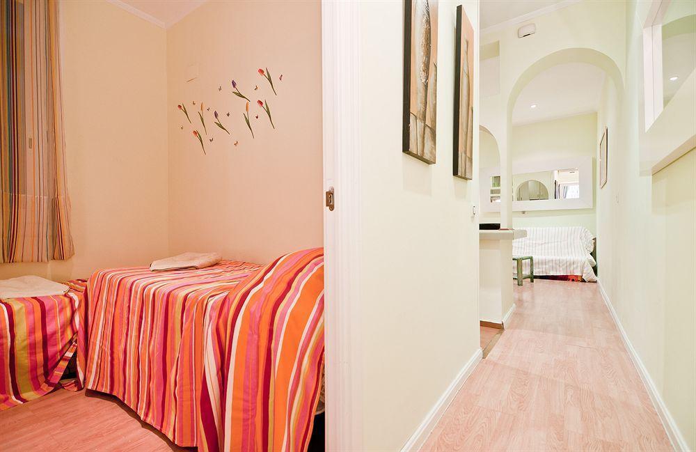 Apartamentos Aqui Me Quedo Madrid Luaran gambar