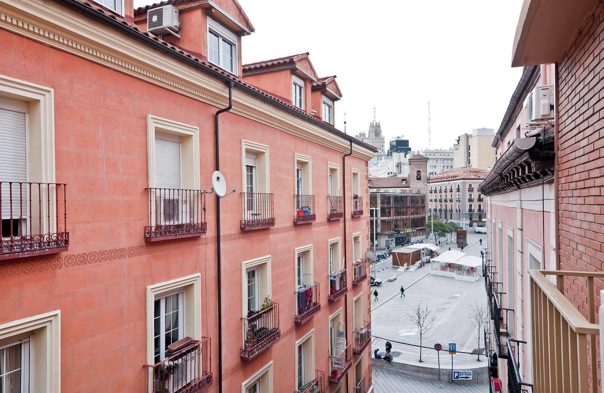 Apartamentos Aqui Me Quedo Madrid Luaran gambar