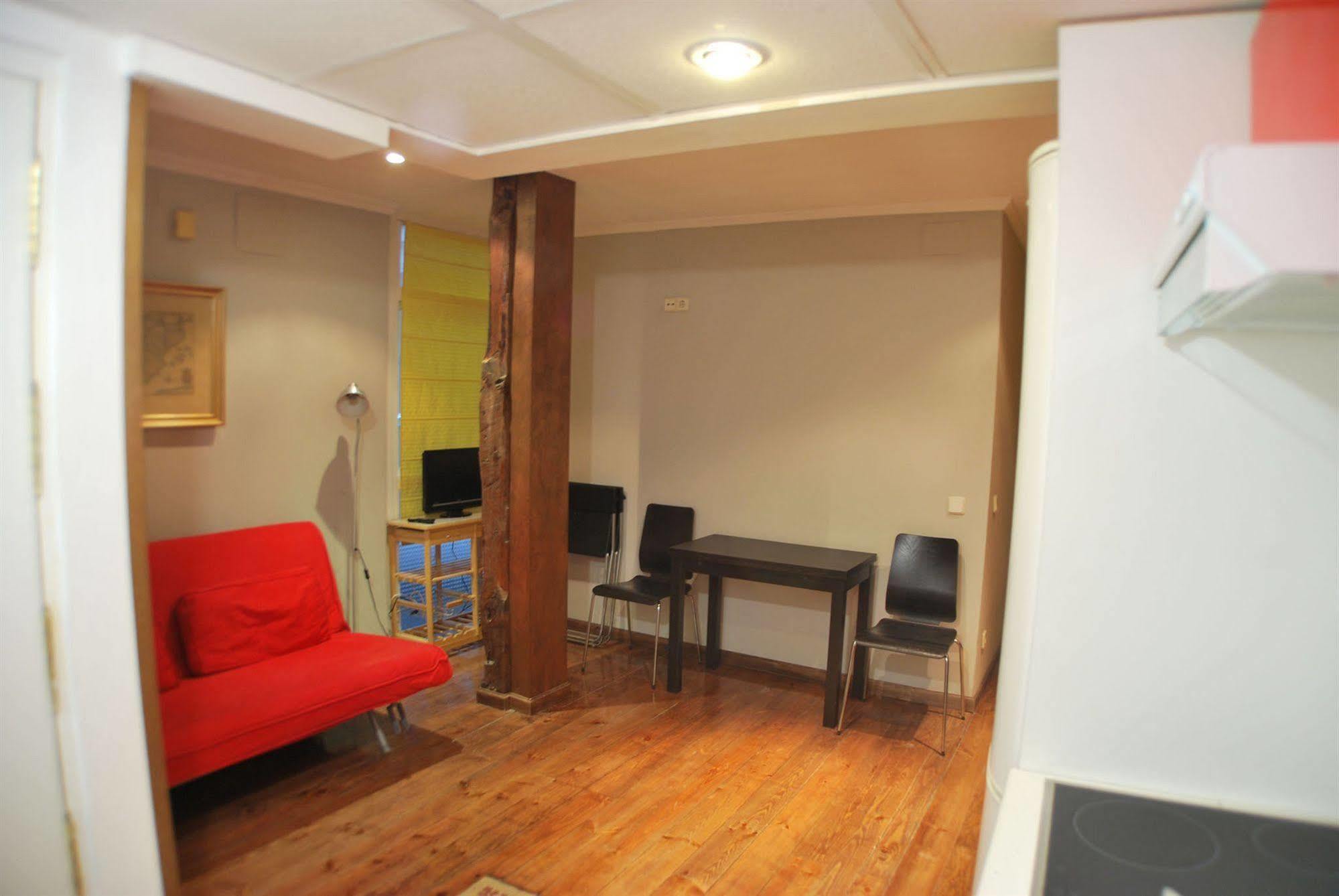 Apartamentos Aqui Me Quedo Madrid Luaran gambar