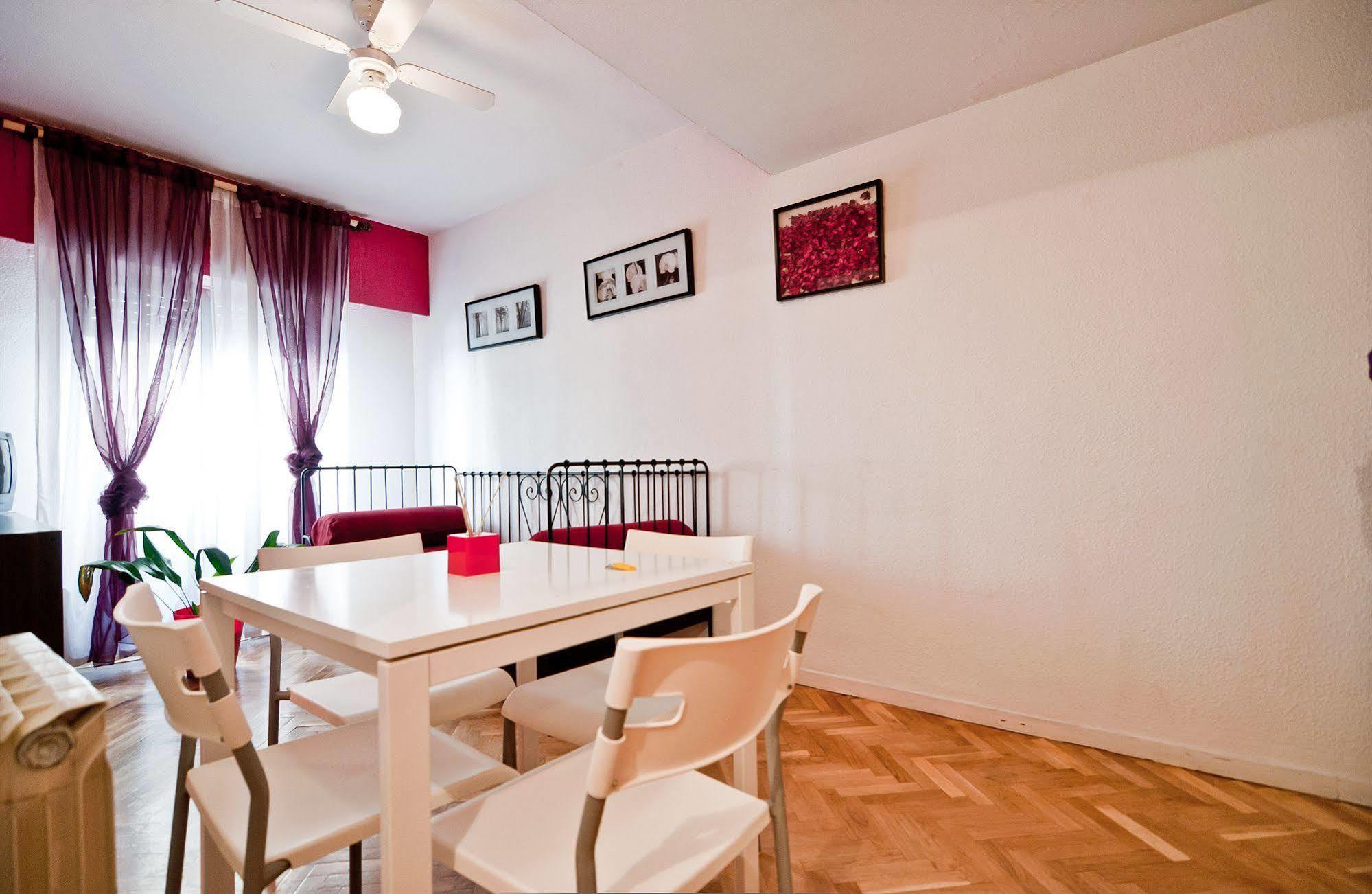 Apartamentos Aqui Me Quedo Madrid Luaran gambar