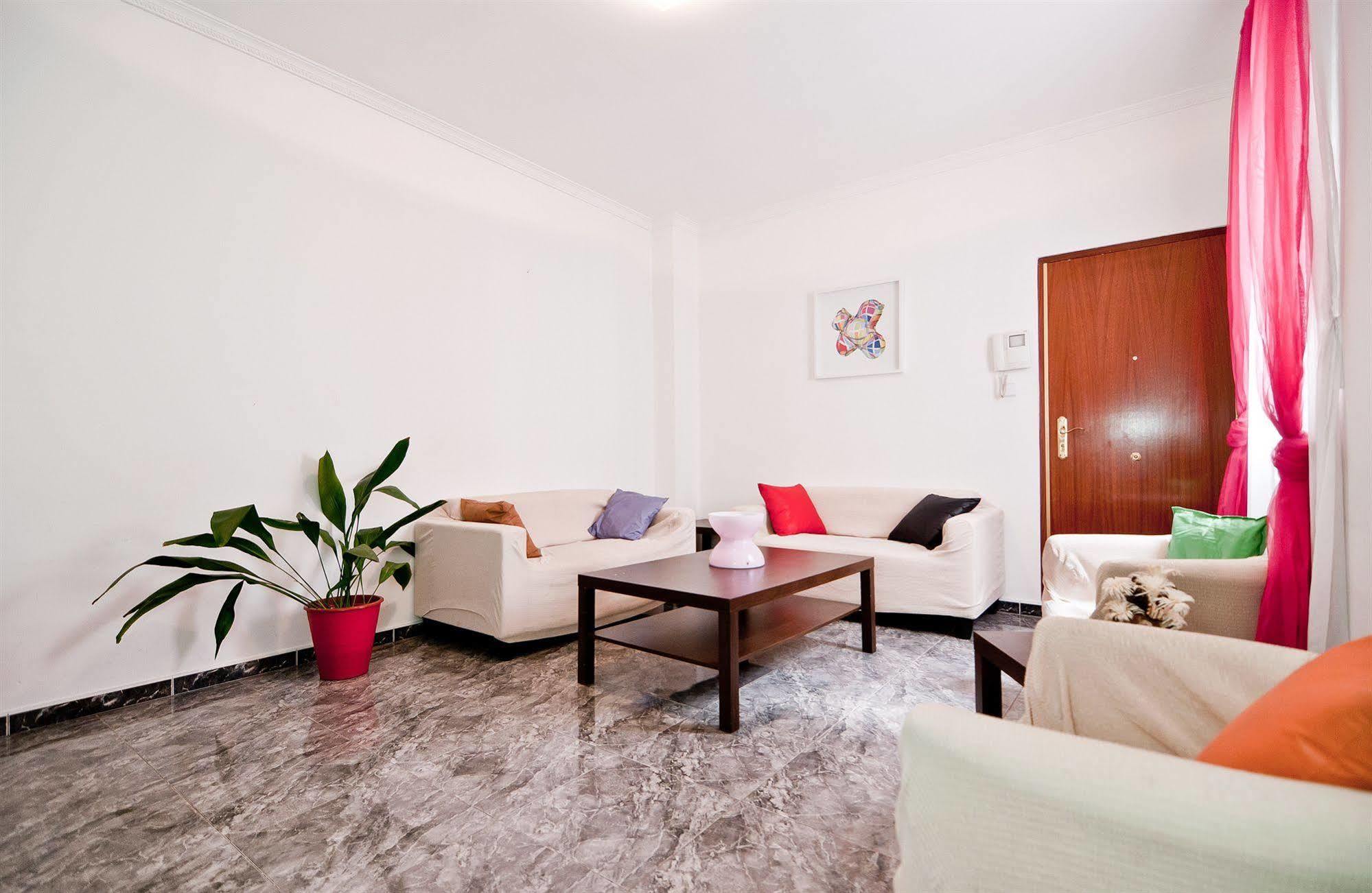 Apartamentos Aqui Me Quedo Madrid Luaran gambar