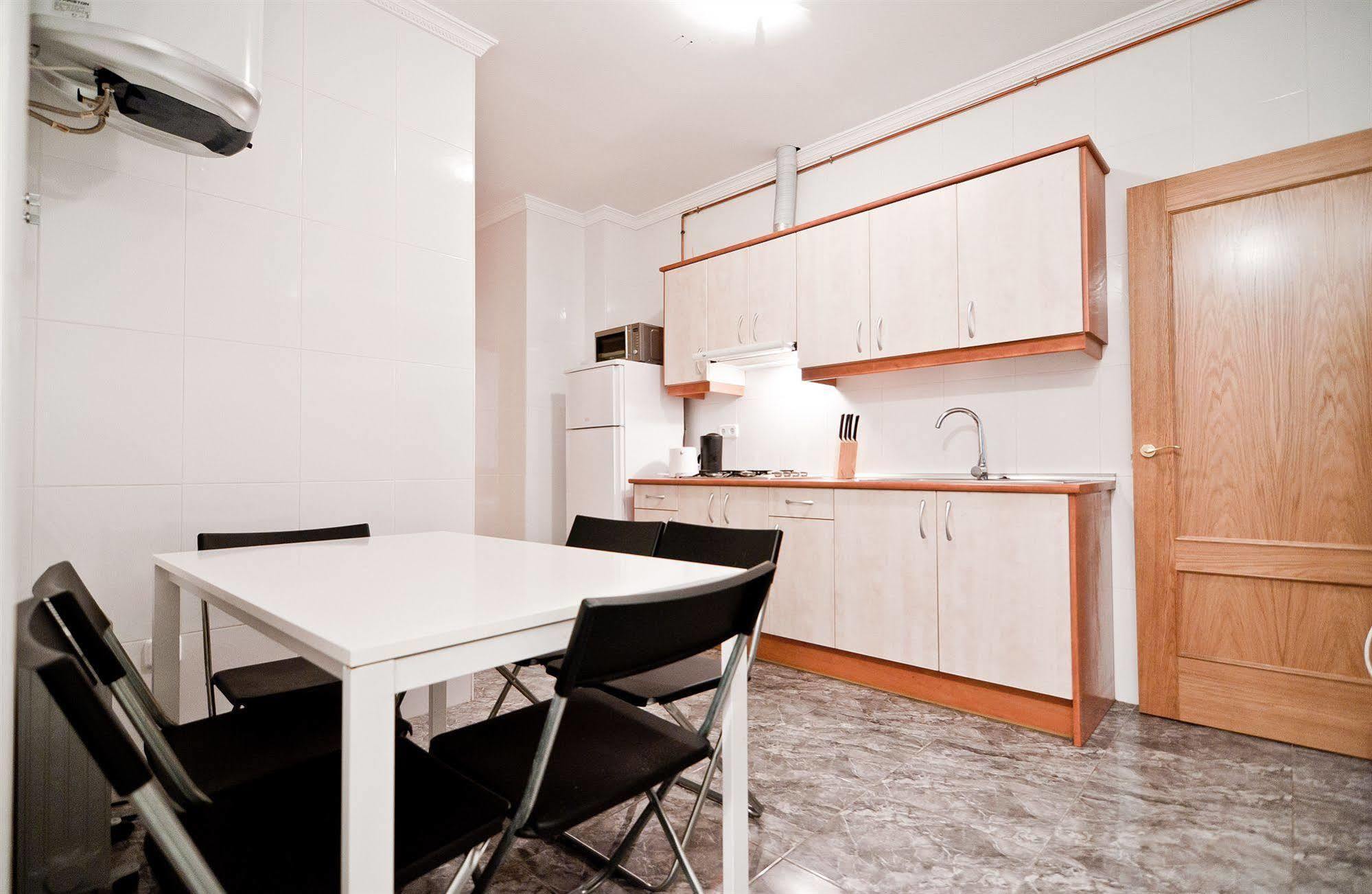 Apartamentos Aqui Me Quedo Madrid Luaran gambar