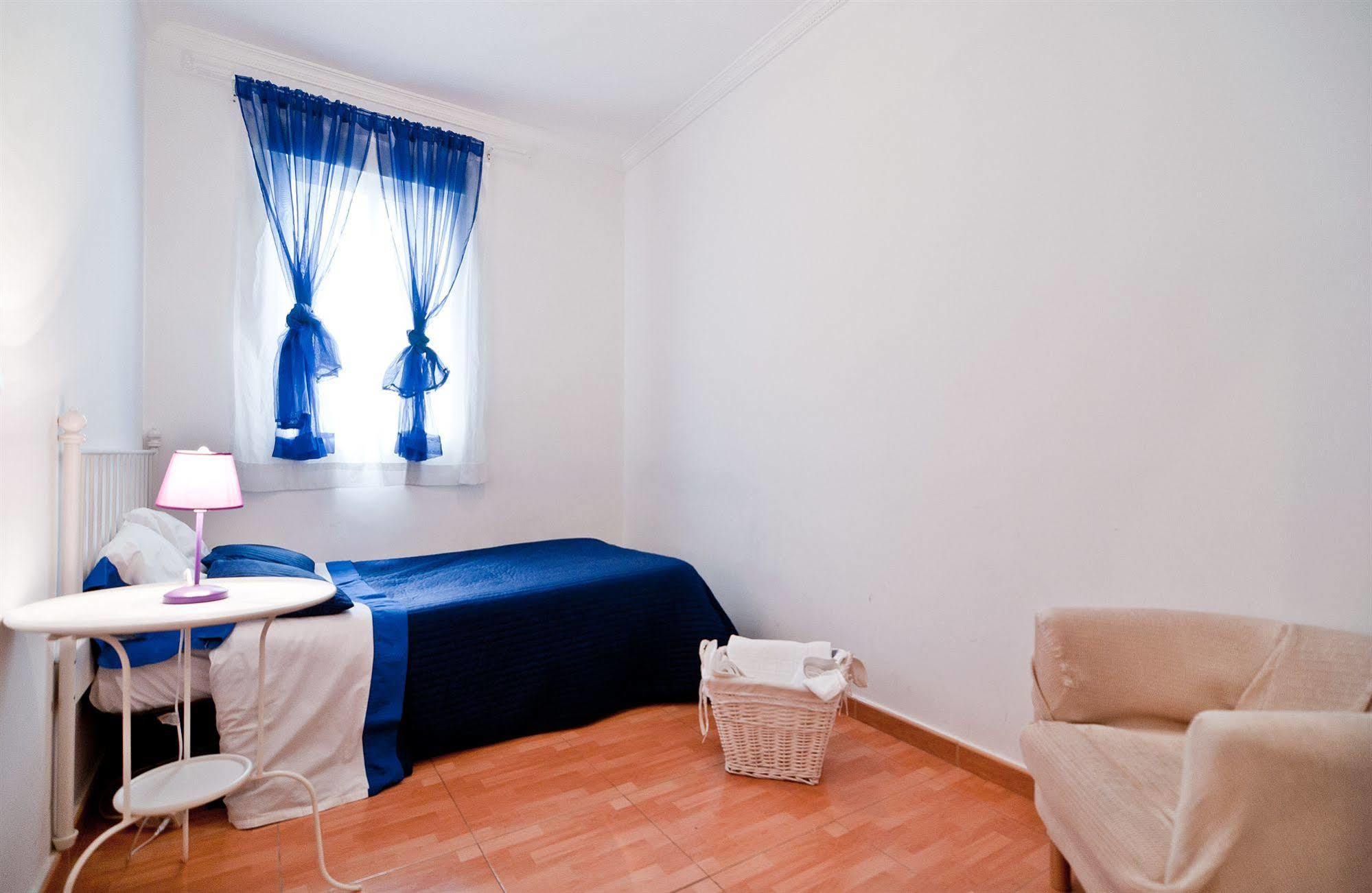 Apartamentos Aqui Me Quedo Madrid Luaran gambar