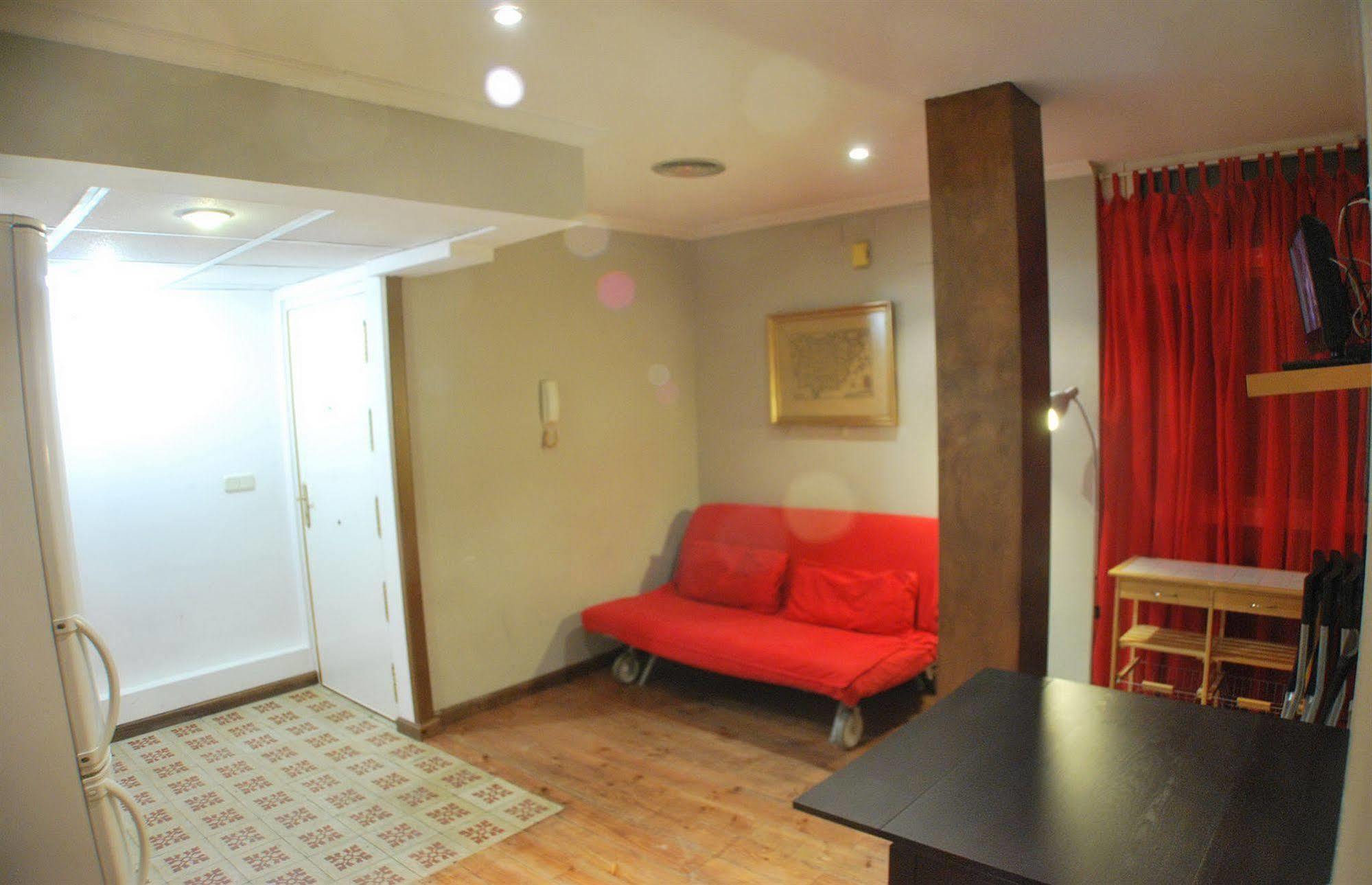Apartamentos Aqui Me Quedo Madrid Luaran gambar
