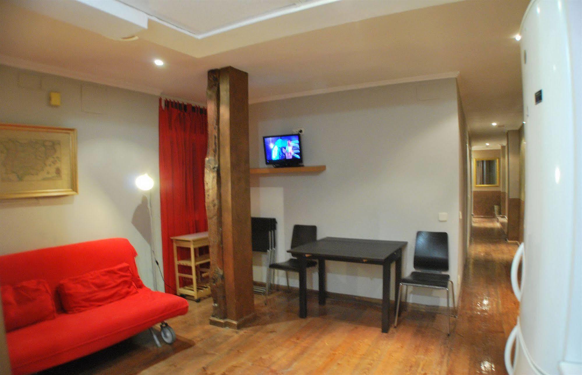 Apartamentos Aqui Me Quedo Madrid Luaran gambar